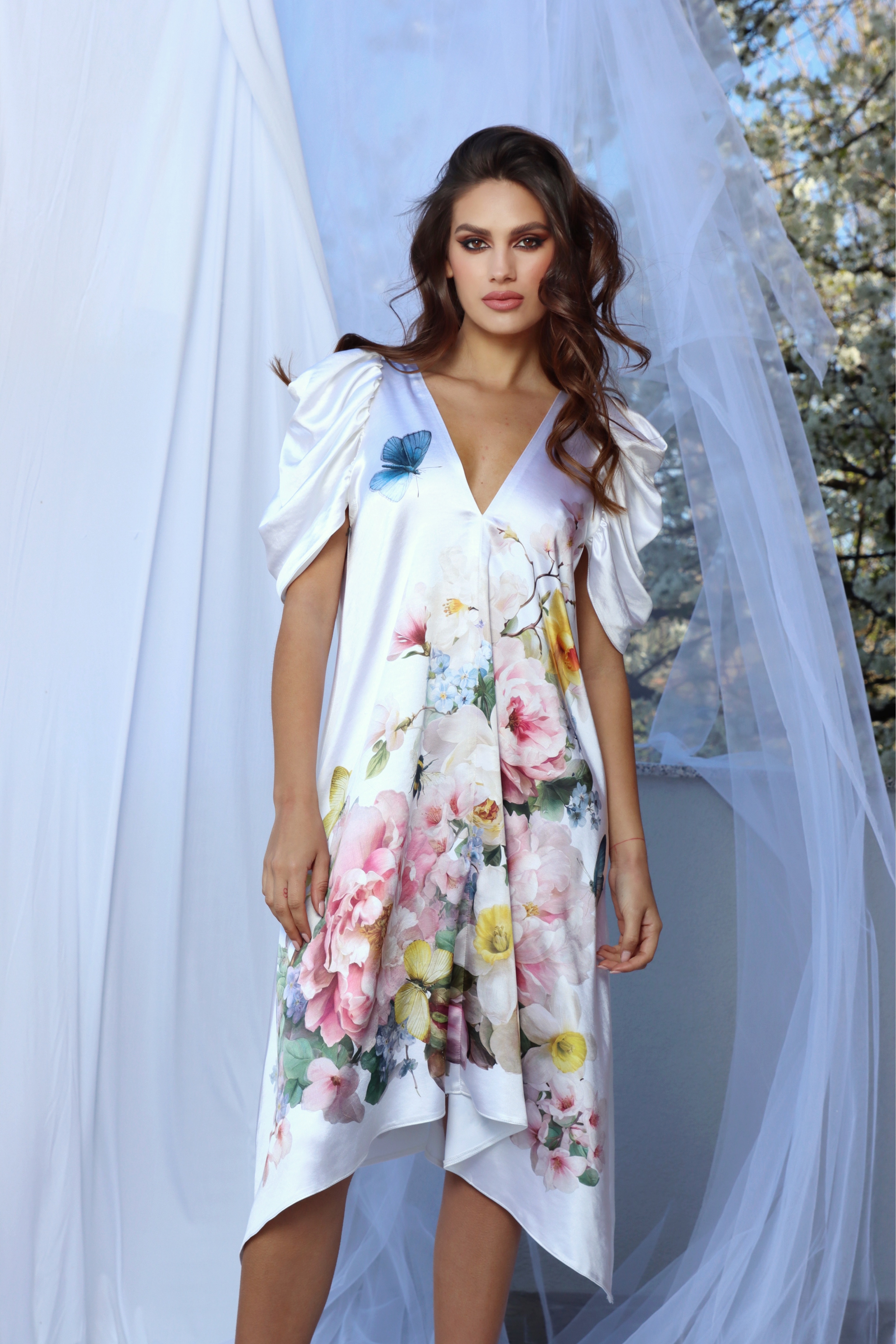 Silky spring dress - Image 2